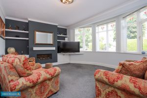 Sitting room- click for photo gallery